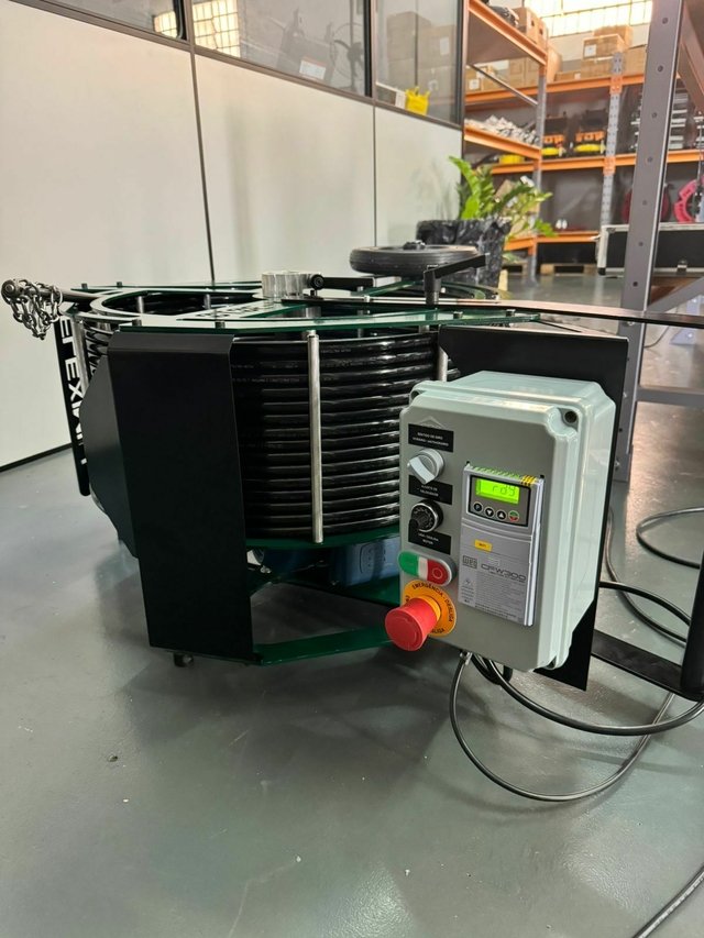 MÁQUINA DESENTUPIDORA INDUSTRIAL MODELO FX-3010 PRO - 30 METROS